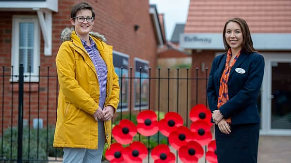 Media 2054 hampton magna poppies