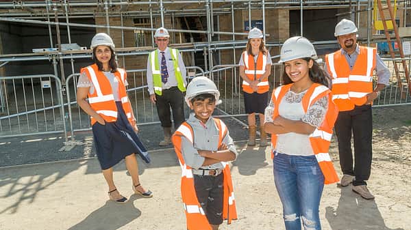 Media 2300 dusty boots group