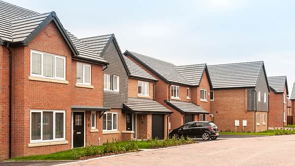 Media 2318 herons mead street scene