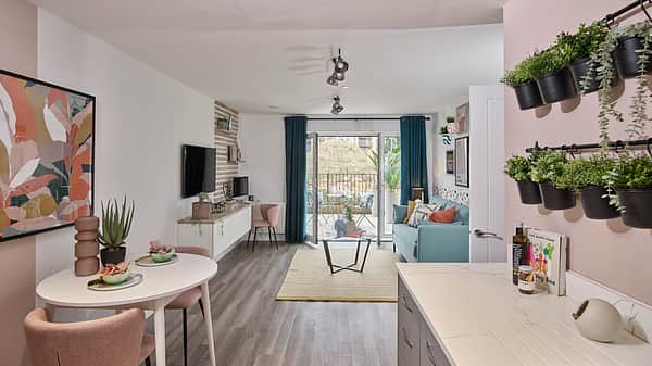 Media 2582 waterside riverwell internal apartment