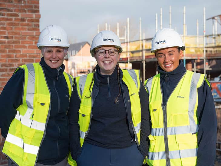 Media 2131 all female site team