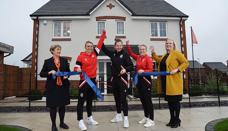 Media 2021 the crescent