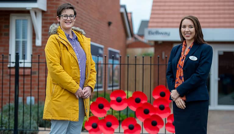 Media 2054 hampton magna poppies