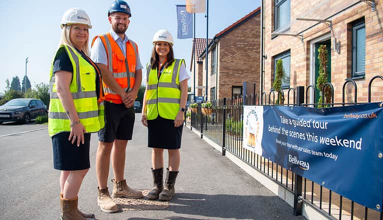 Media 2552 dusty boots berwick green