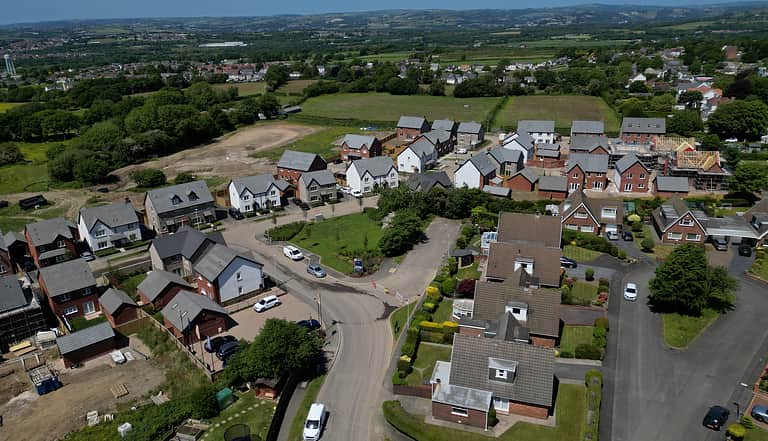 Media 2586 parc mawr drone