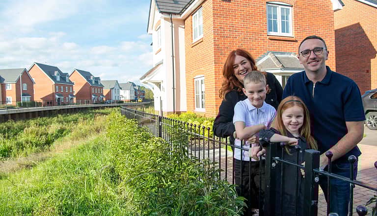 Media 3535 cecilly mills eleanor and kevin brammer