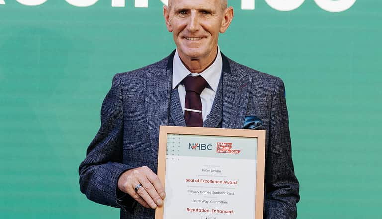 Media 5ucfse14 peter lawrie