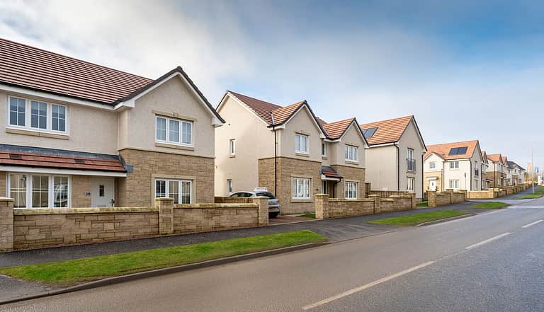 Media ah3hocg4 newmains street scene