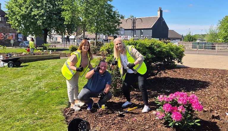 Media bhtnmq0j holytown environmental group volunteer