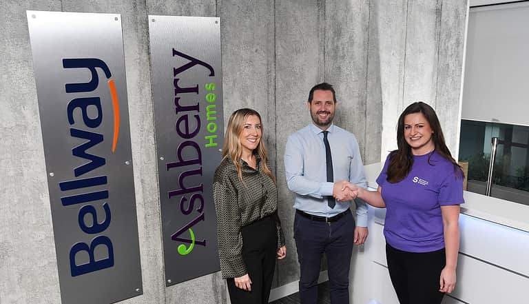 Media hz0dr3uy wales sobs donation