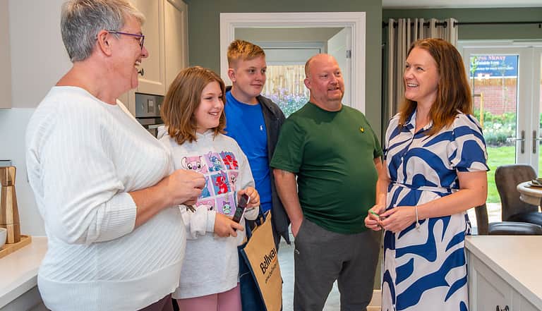 Media jdypzn21 navigatorswalk showhome launch