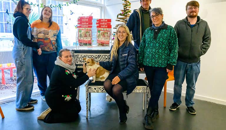 Media kz2jx0zu darwins edge the hive christmas donation