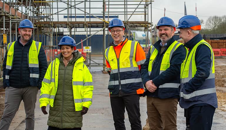 Media s51ju2b1 francis gardens mp visit