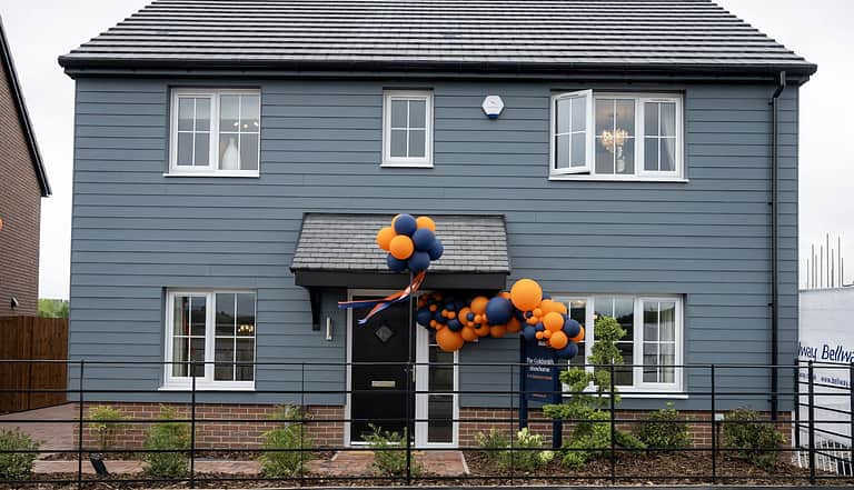 Media vf5pcjkb alder grove launch