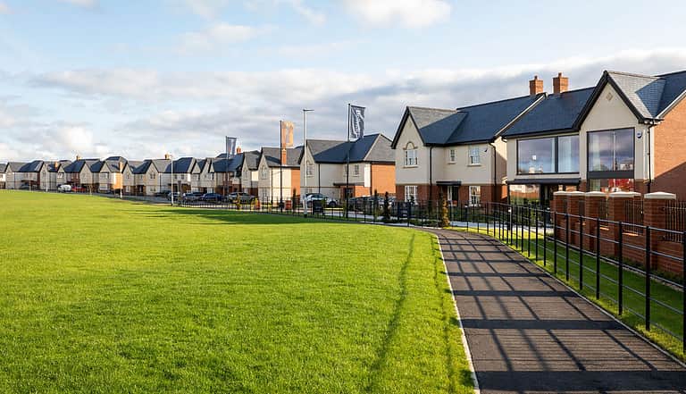 Media xciff1o0 ottermead street scene