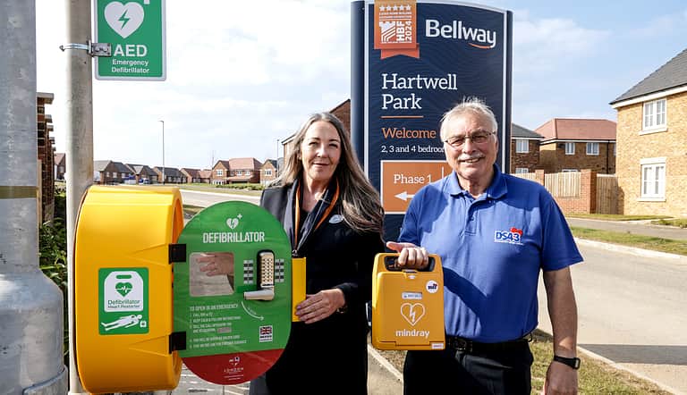 Media 20tmn2d5 hartwell park defibrillator
