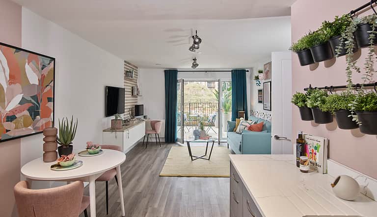 Media 2582 waterside riverwell internal apartment