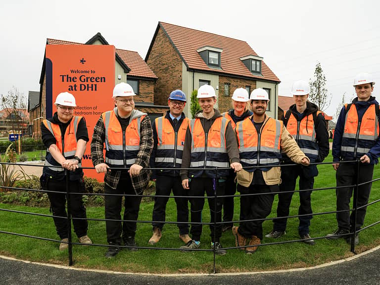 Taken:   29th September 2026.  Bellway lifestyle photoshoot at The Green at DH1 with students on site.                Byline:  Dave Charnley Photography